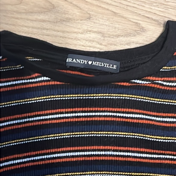 Brandy Melville long sleeve top - Picture 2 of 2